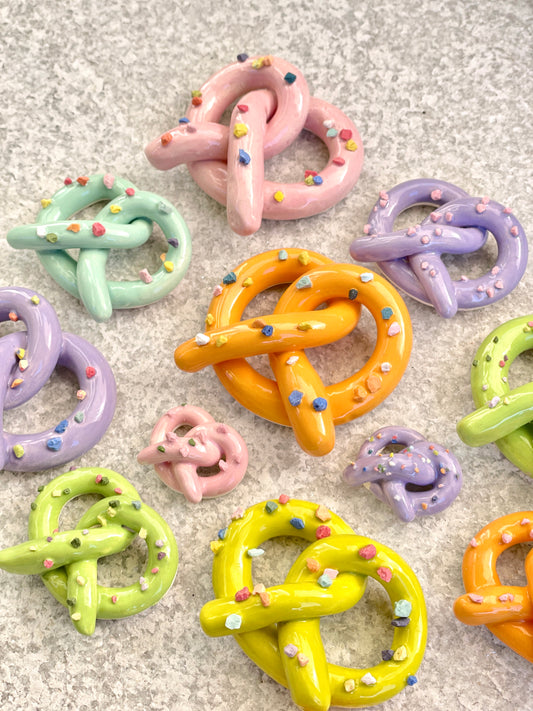 Pretzel Magnets